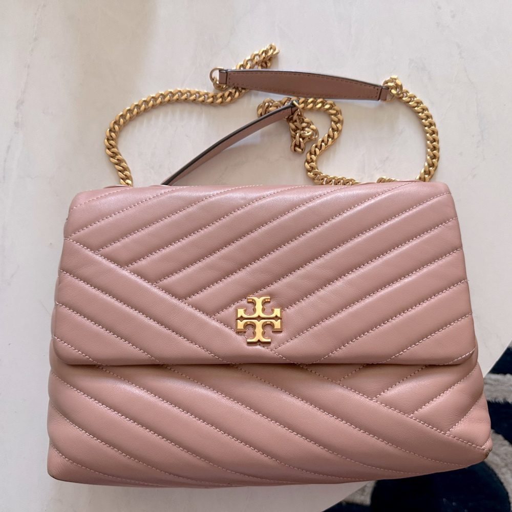Authentic pre-owned Tory Burch Kira Bag in Dusty Rose in excellent condition